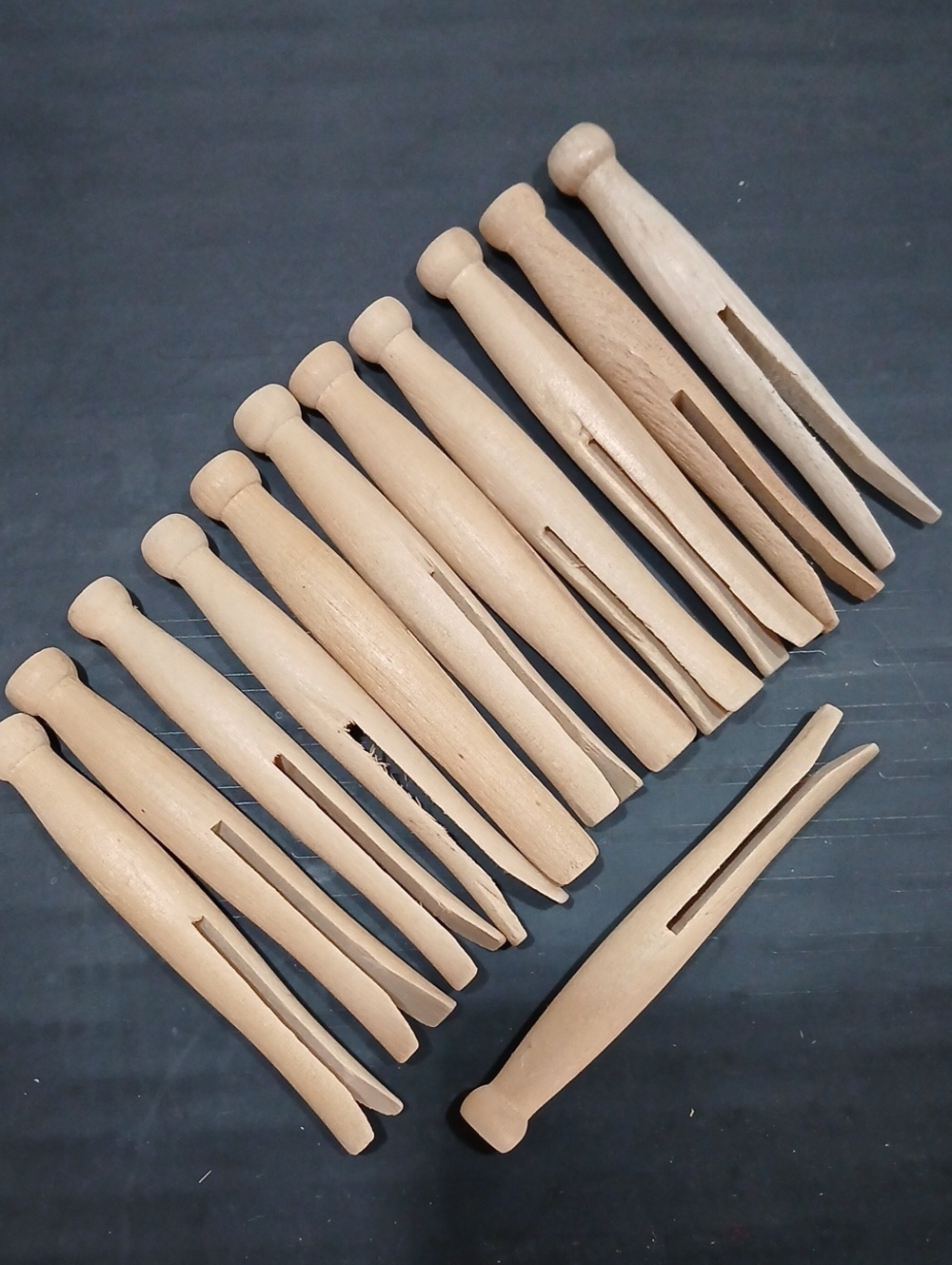 3🦋Vintage Wooden Clothespin Pegs Natural Wood